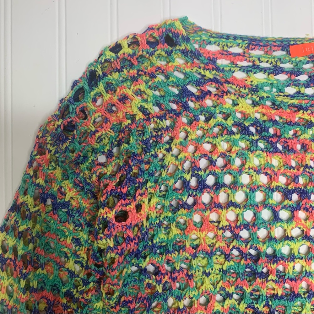 Lulumari Colorful Netted Top - Picture 2 of 16